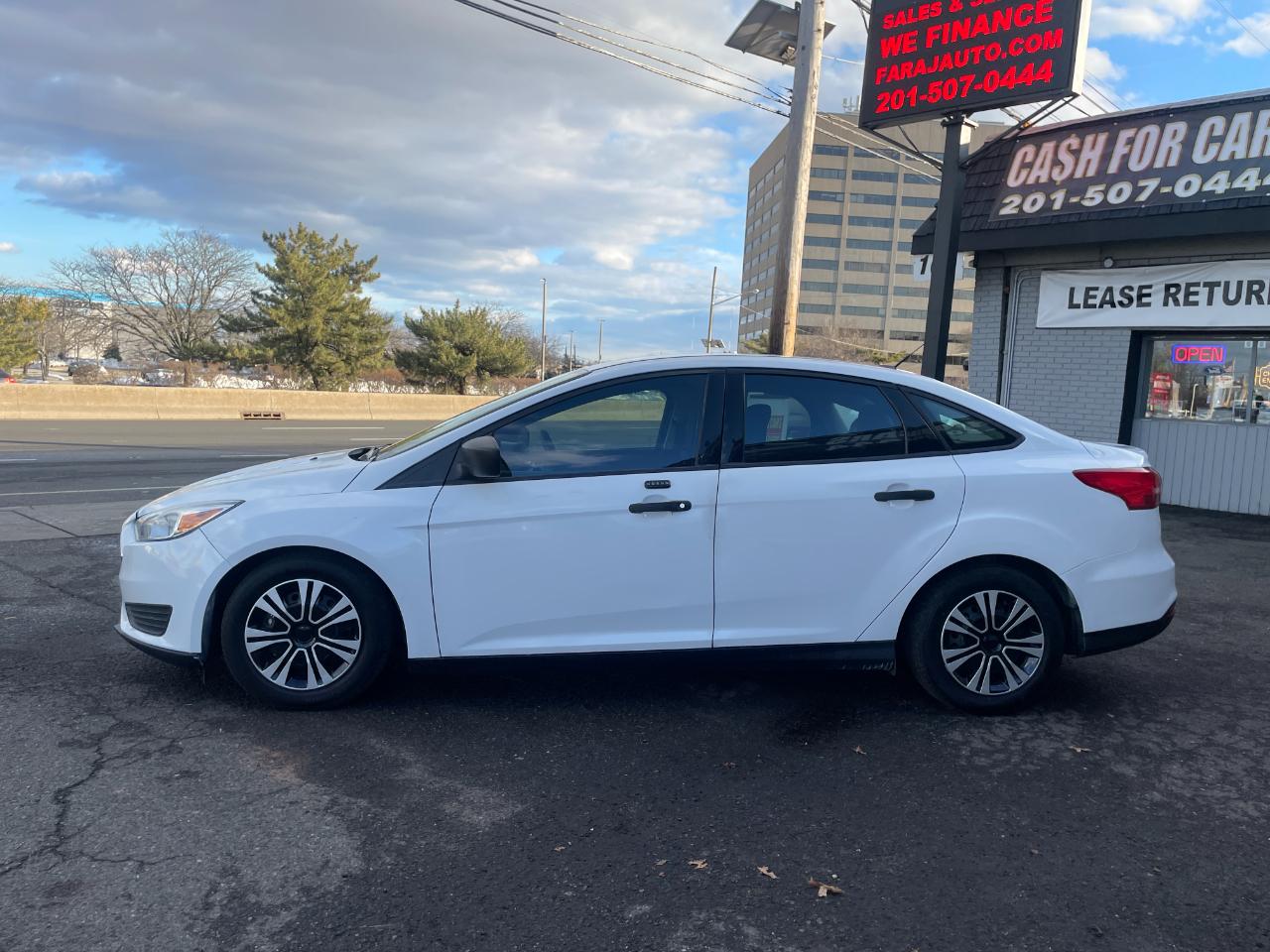 Ford Focus S Sedan 2016