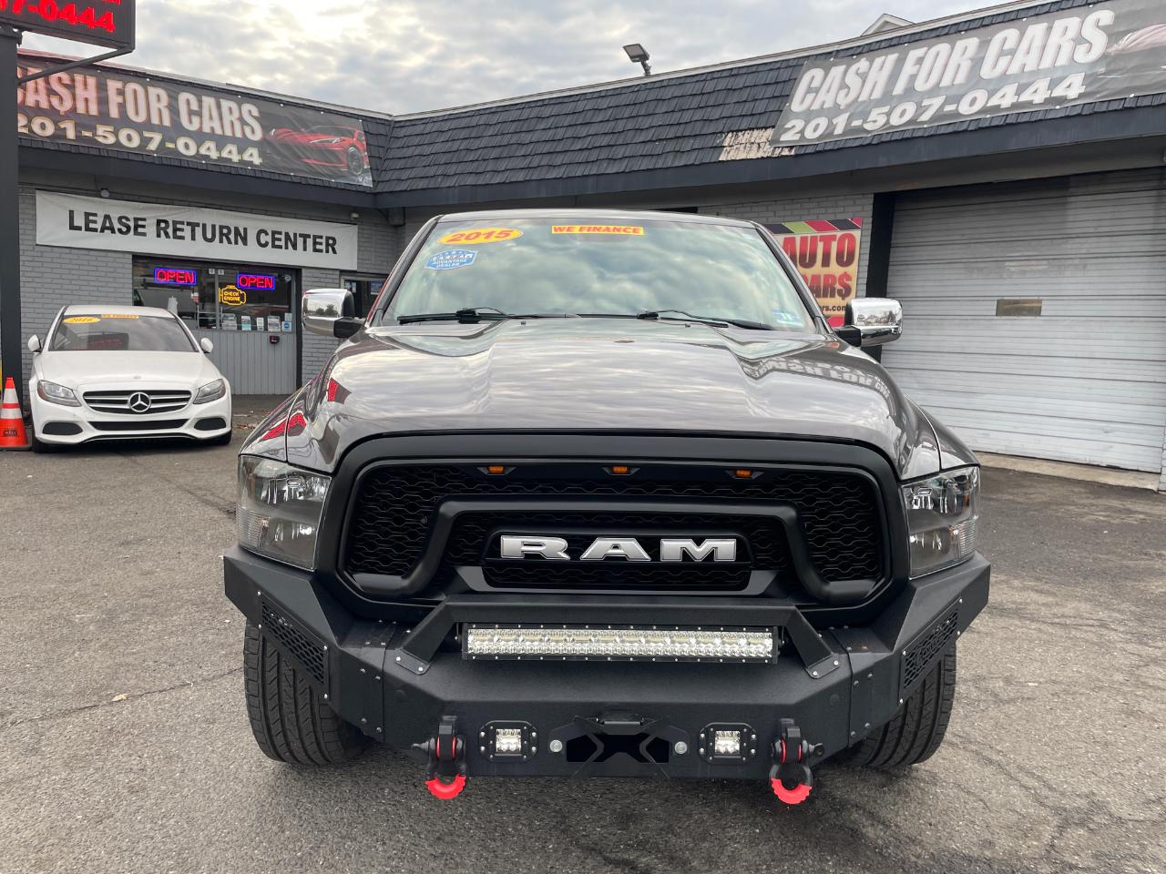 RAM 1500 Tradesman Quad Cab 4WD 2015