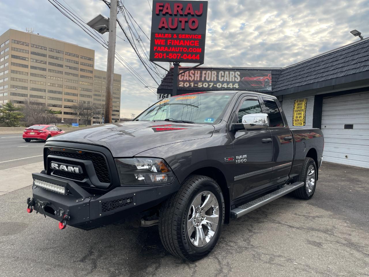 RAM 1500 Tradesman Quad Cab 4WD 2015