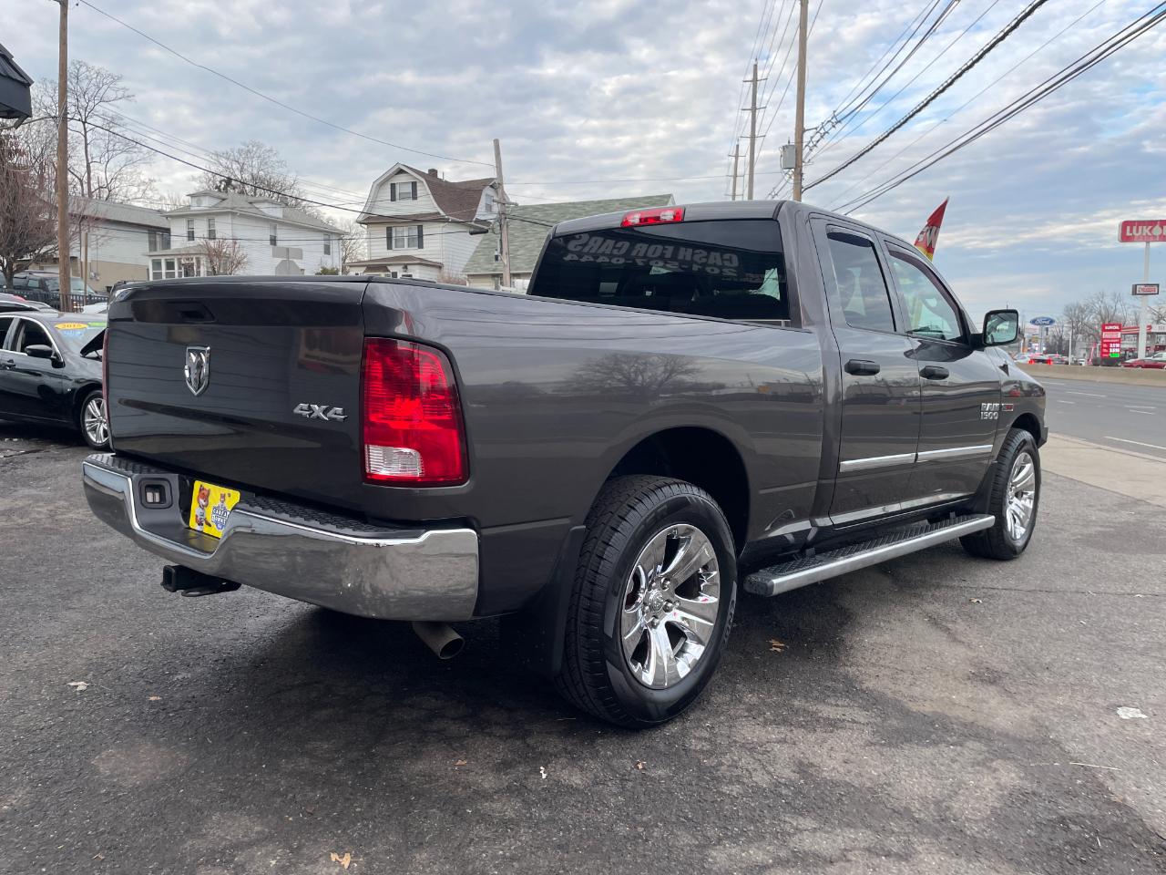 RAM 1500 Tradesman Quad Cab 4WD 2015
