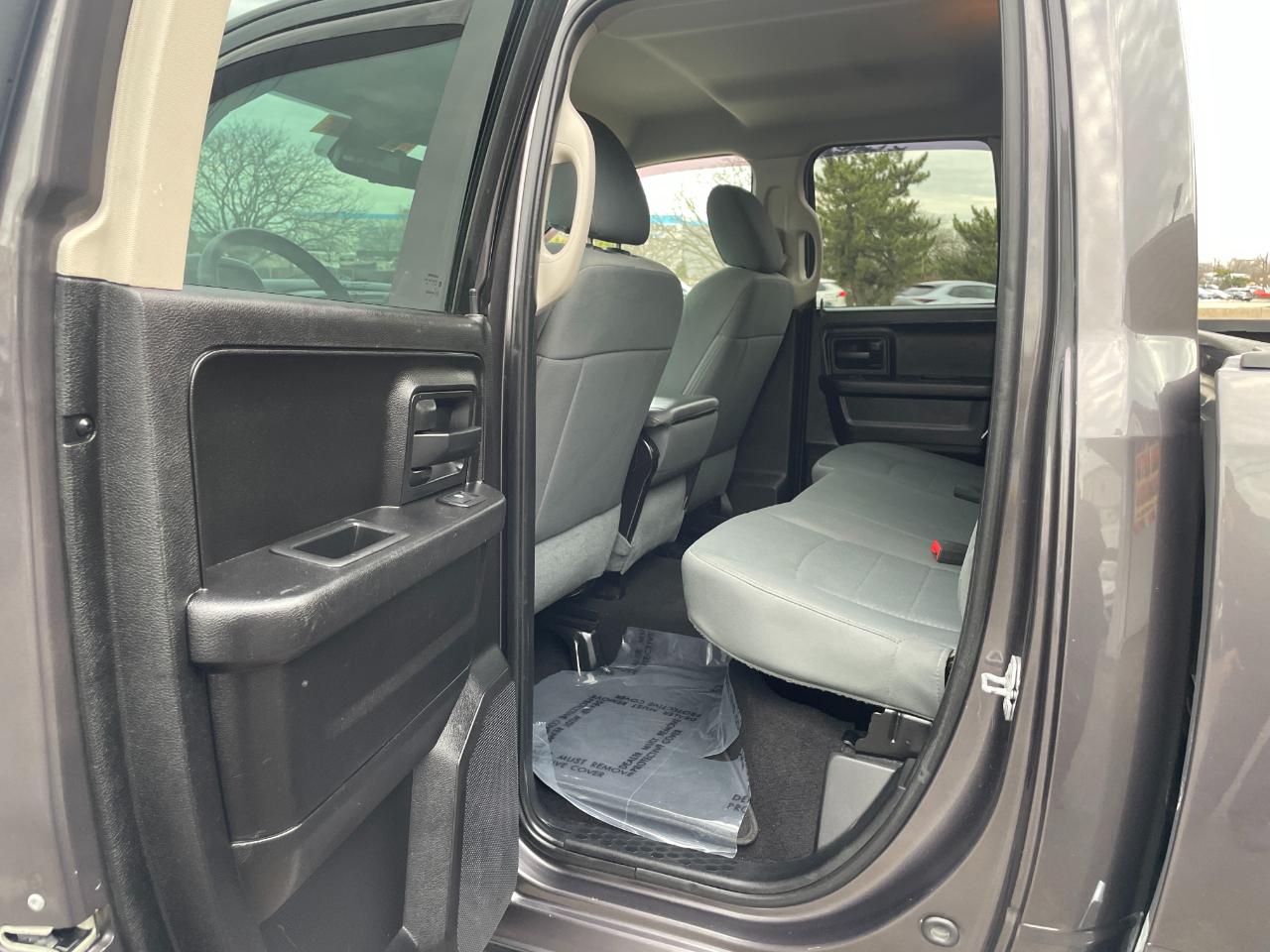 RAM 1500 Tradesman Quad Cab 4WD 2015