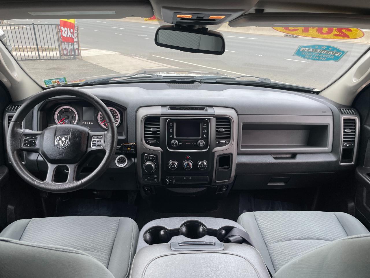 RAM 1500 Tradesman Quad Cab 4WD 2015