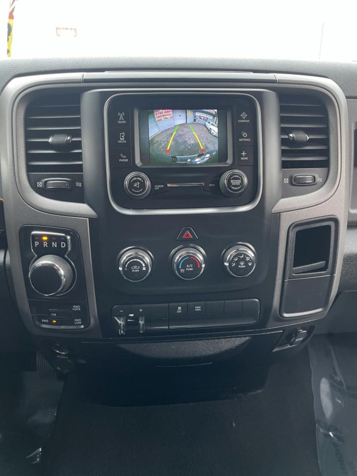 RAM 1500 Tradesman Quad Cab 4WD 2015