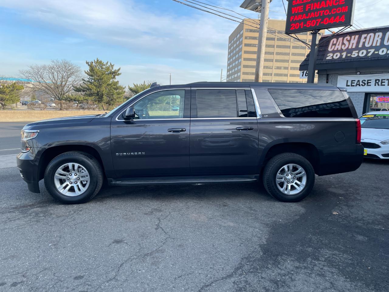 Chevrolet Suburban LT 4WD 2017