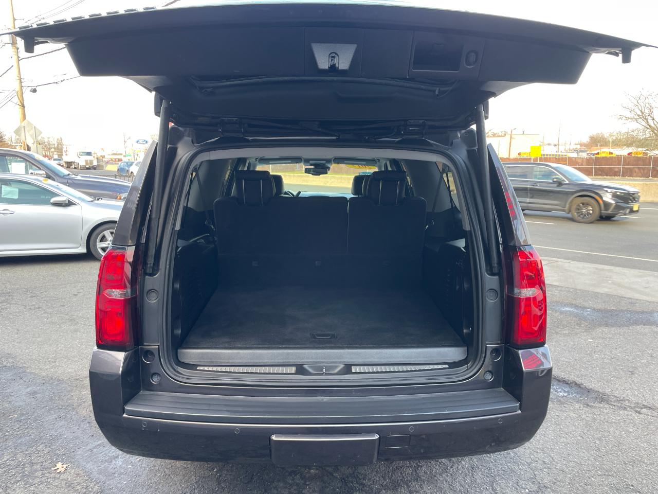 Chevrolet Suburban LT 4WD 2017