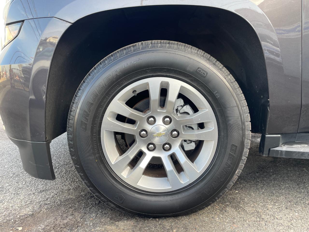 Chevrolet Suburban LT 4WD 2017