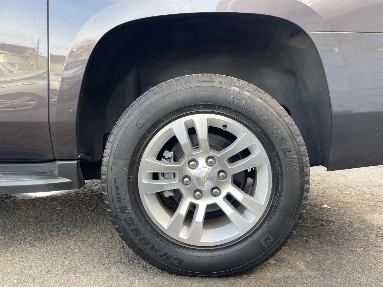 Chevrolet Suburban LT 4WD 2017