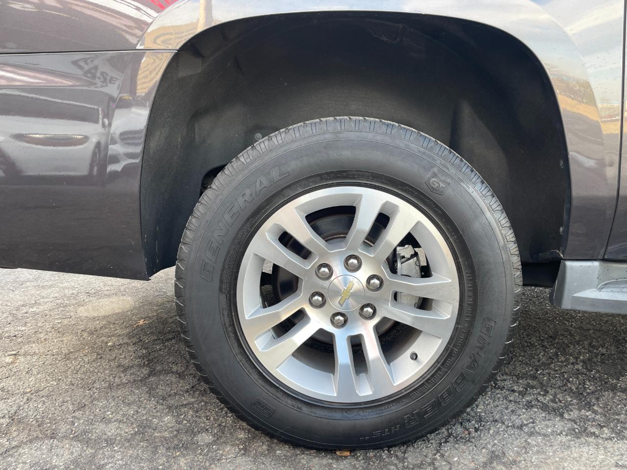 Chevrolet Suburban LT 4WD 2017