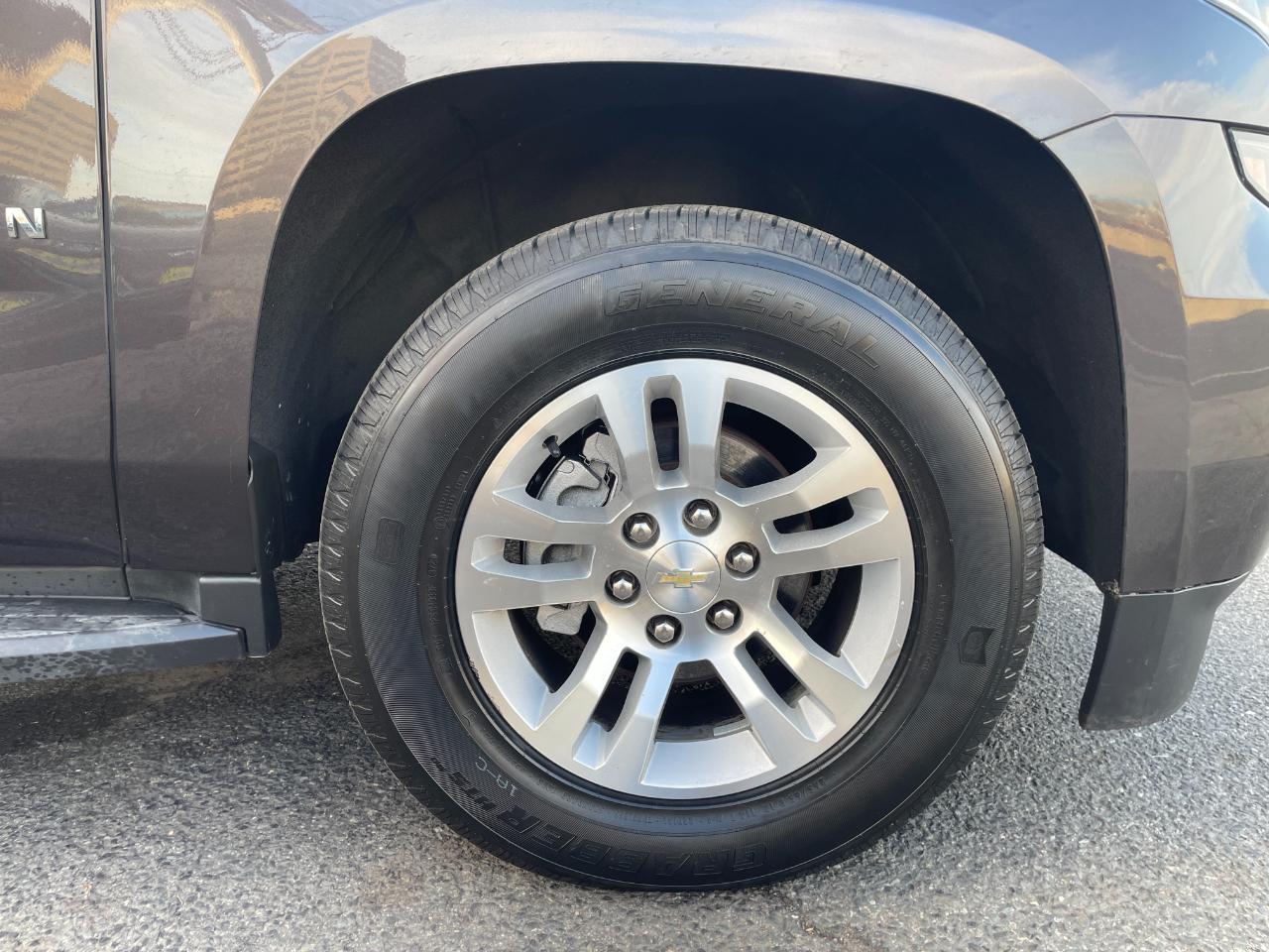 Chevrolet Suburban LT 4WD 2017