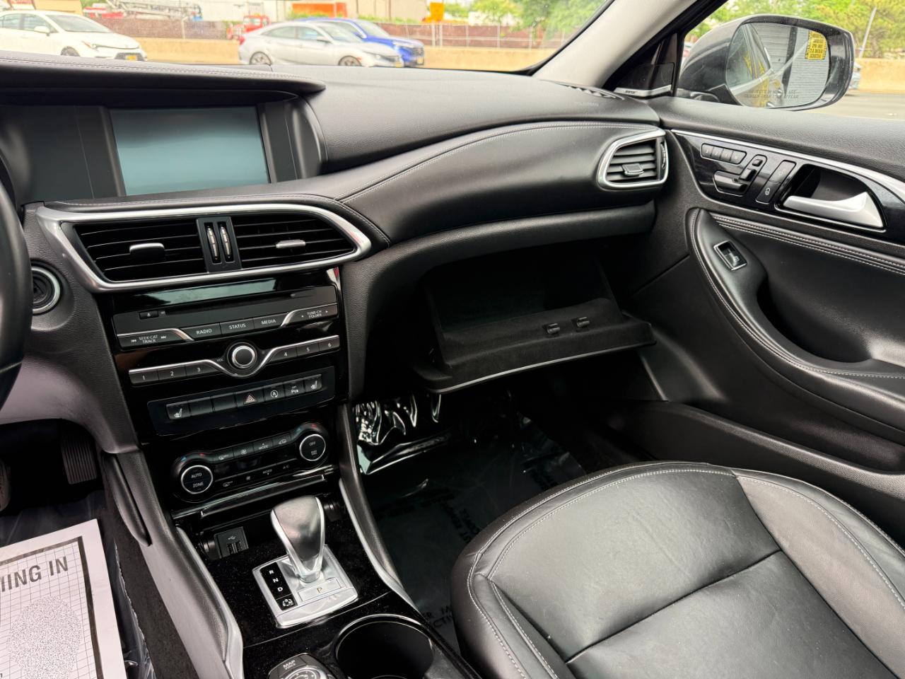 Infiniti QX30 Premium AWD 2017