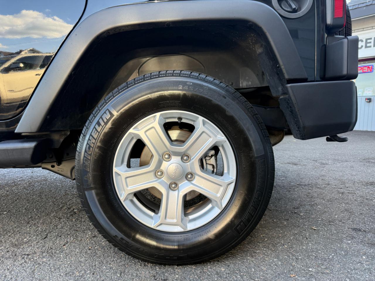 Jeep Wrangler Unlimited Sport 4WD 2015