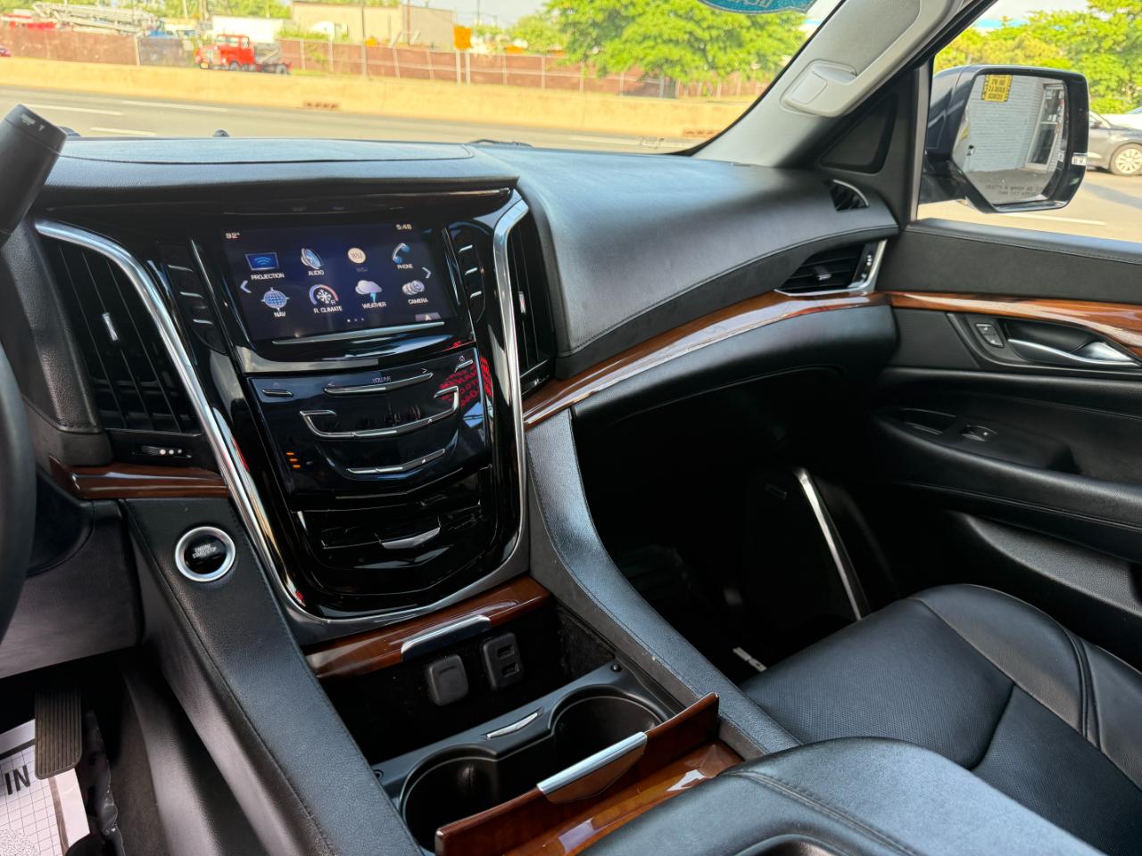Cadillac Escalade Luxury 4WD 2017