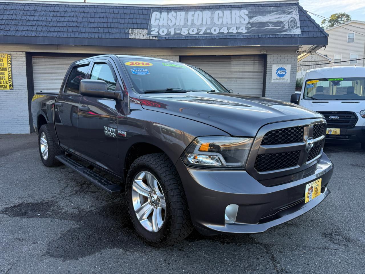RAM 1500 Tradesman Crew Cab SWB 4WD 2014