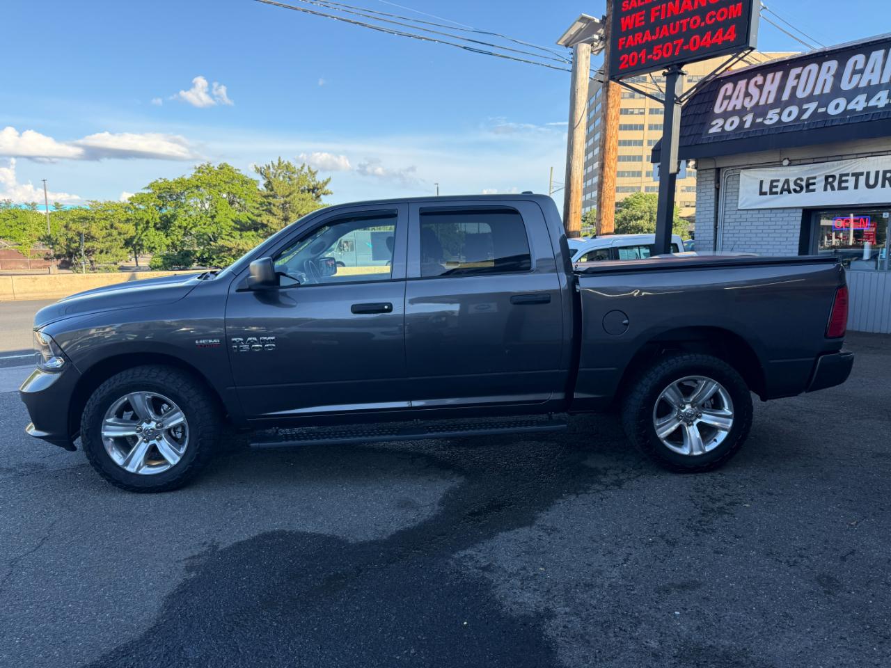 RAM 1500 Tradesman Crew Cab SWB 4WD 2014