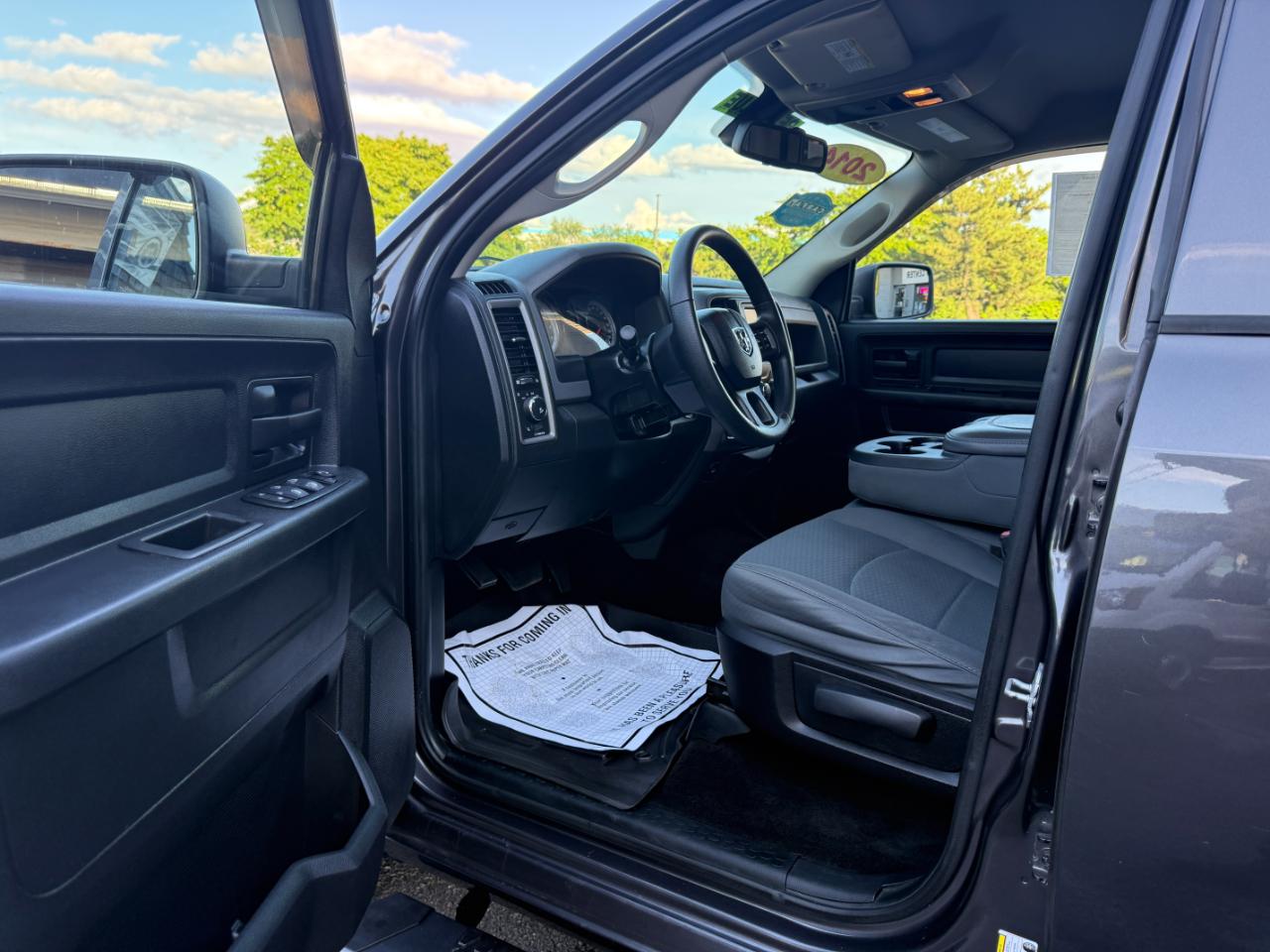 RAM 1500 Tradesman Crew Cab SWB 4WD 2014