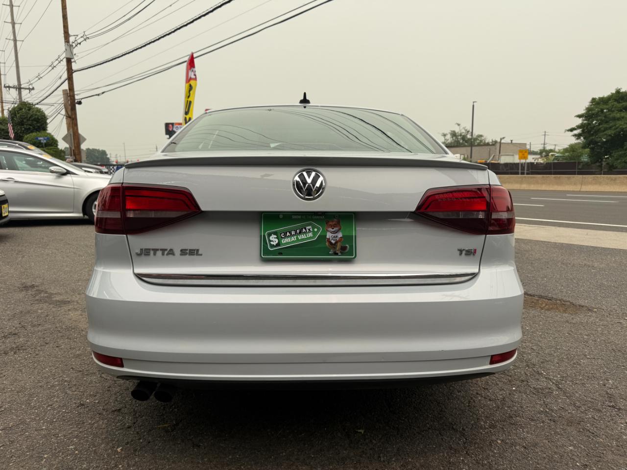 Volkswagen Jetta 1.8T SEL 6A 2017