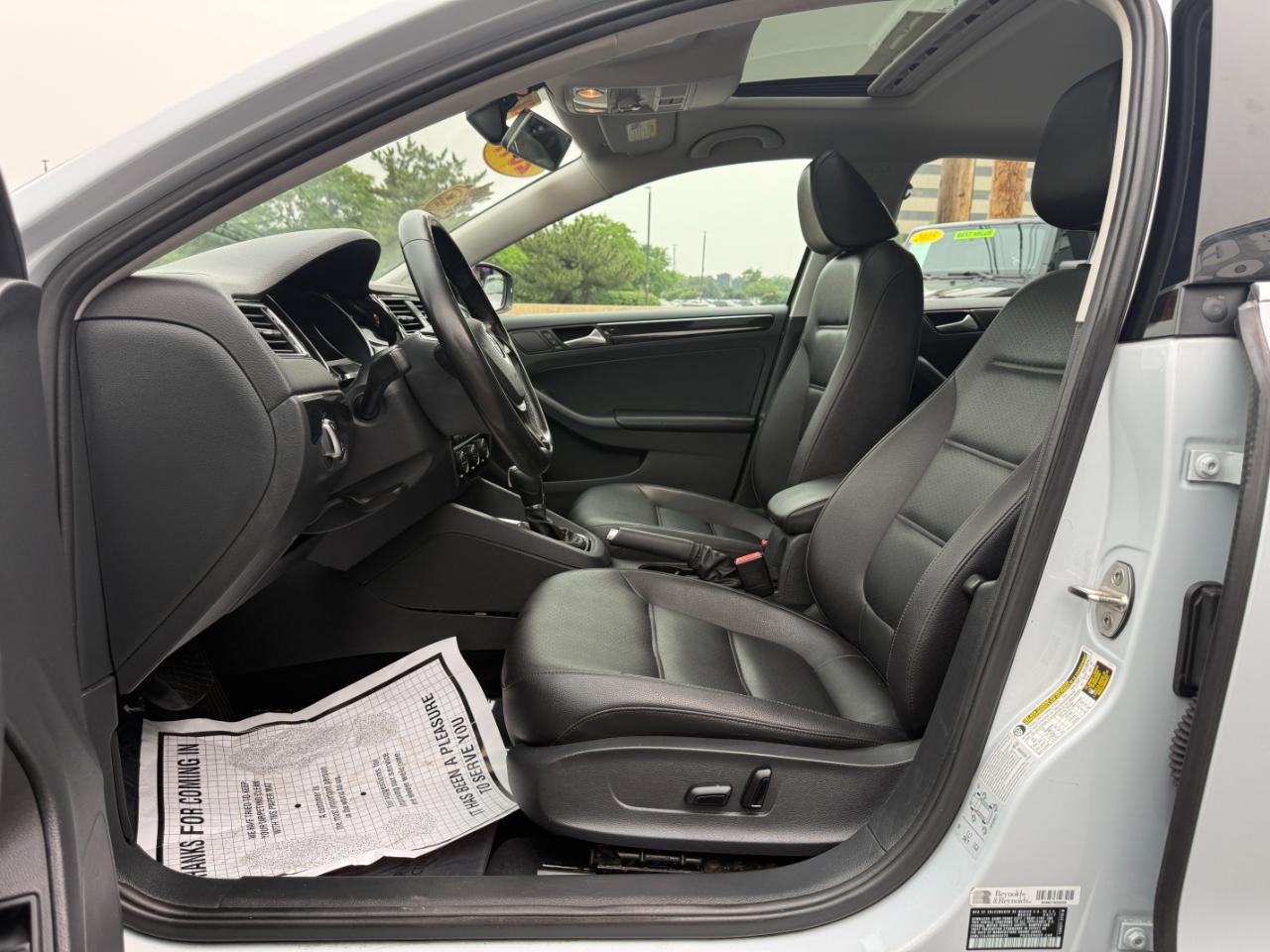 Volkswagen Jetta 1.8T SEL 6A 2017