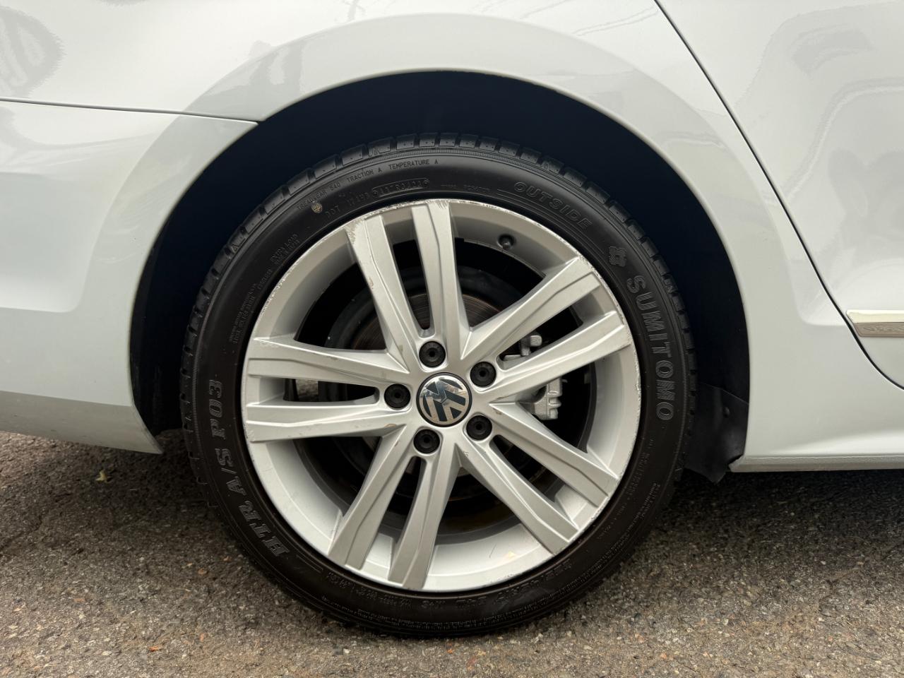 Volkswagen Jetta 1.8T SEL 6A 2017