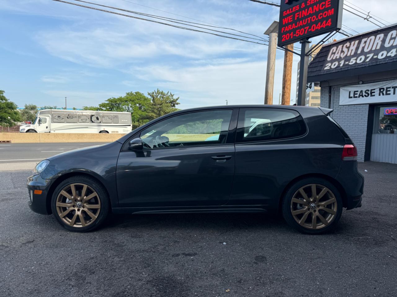 Volkswagen GTI 2-door 2012
