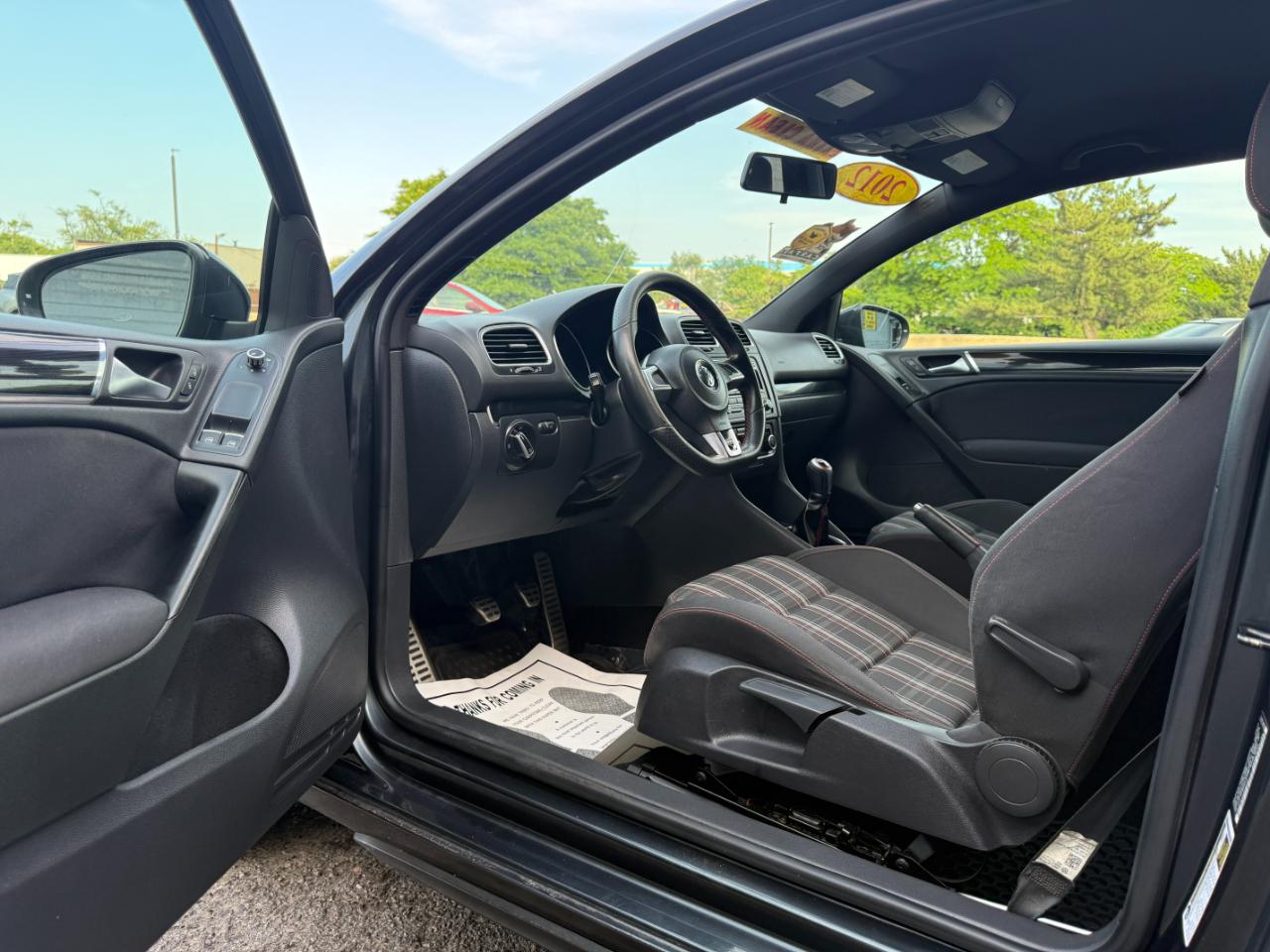 Volkswagen GTI 2-door 2012
