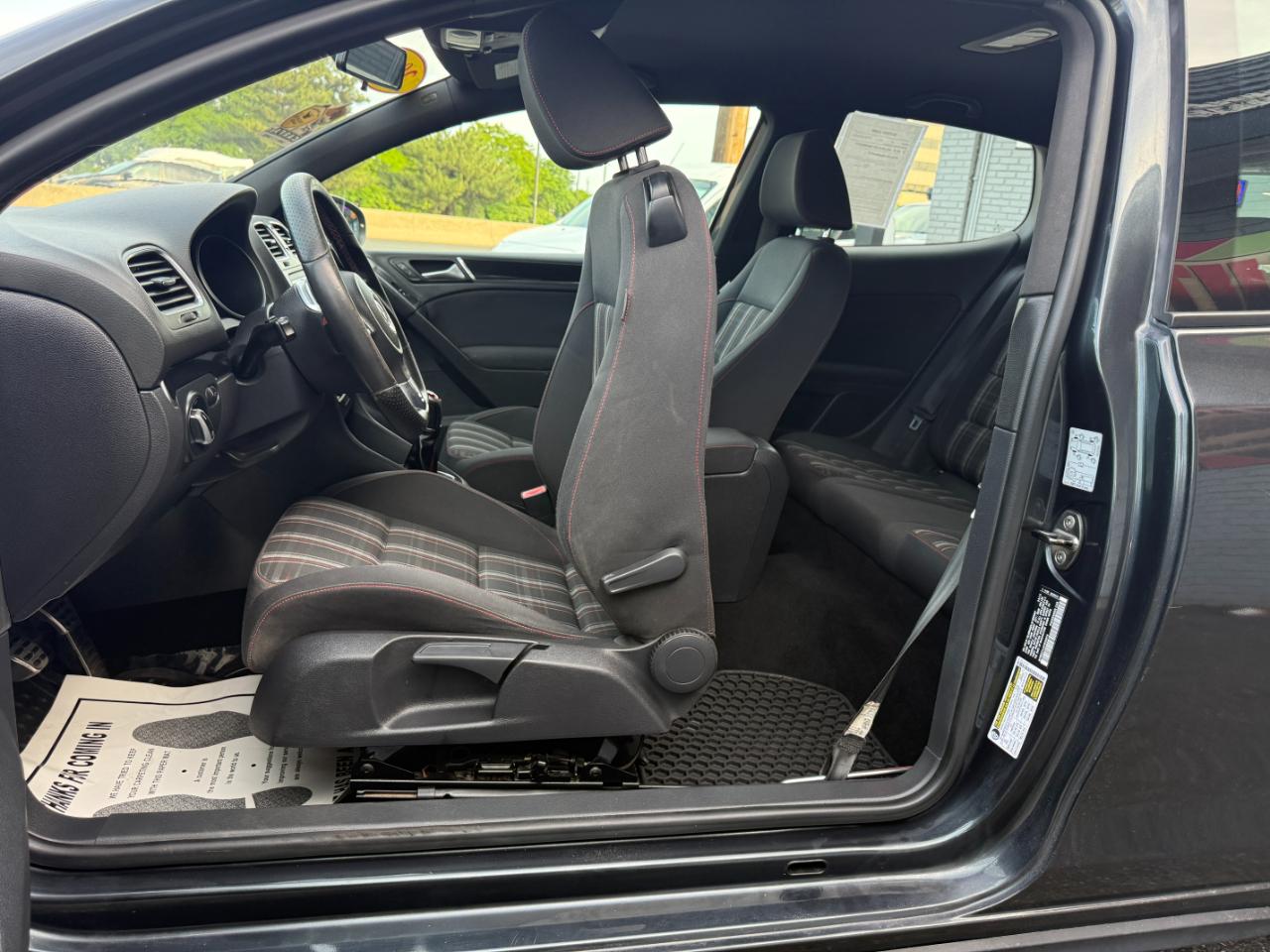 Volkswagen GTI 2-door 2012