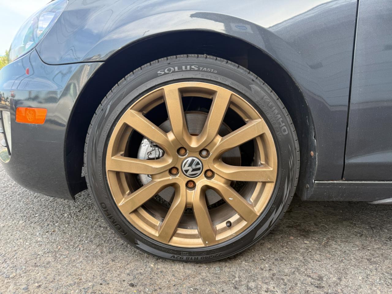 Volkswagen GTI 2-door 2012