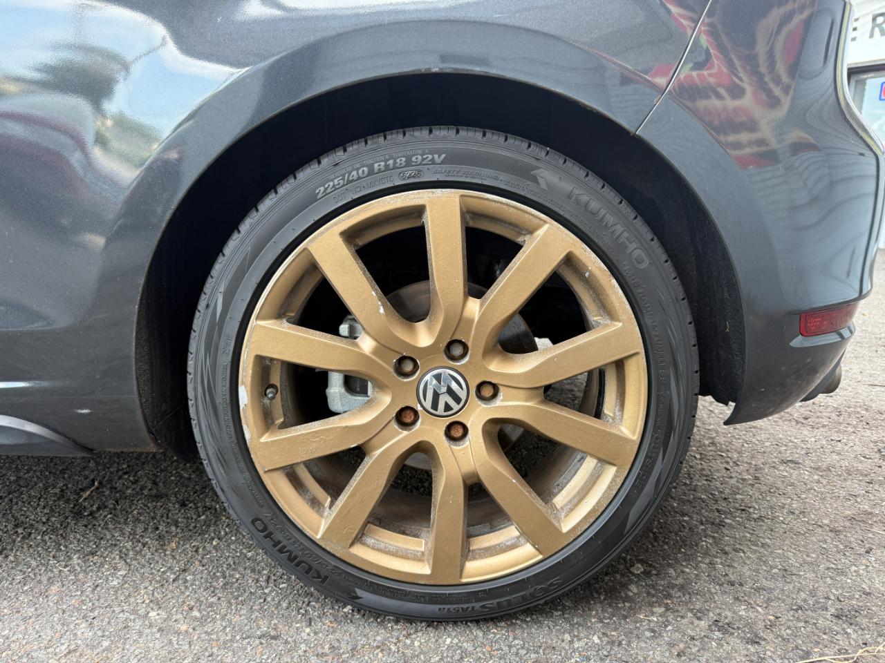 Volkswagen GTI 2-door 2012