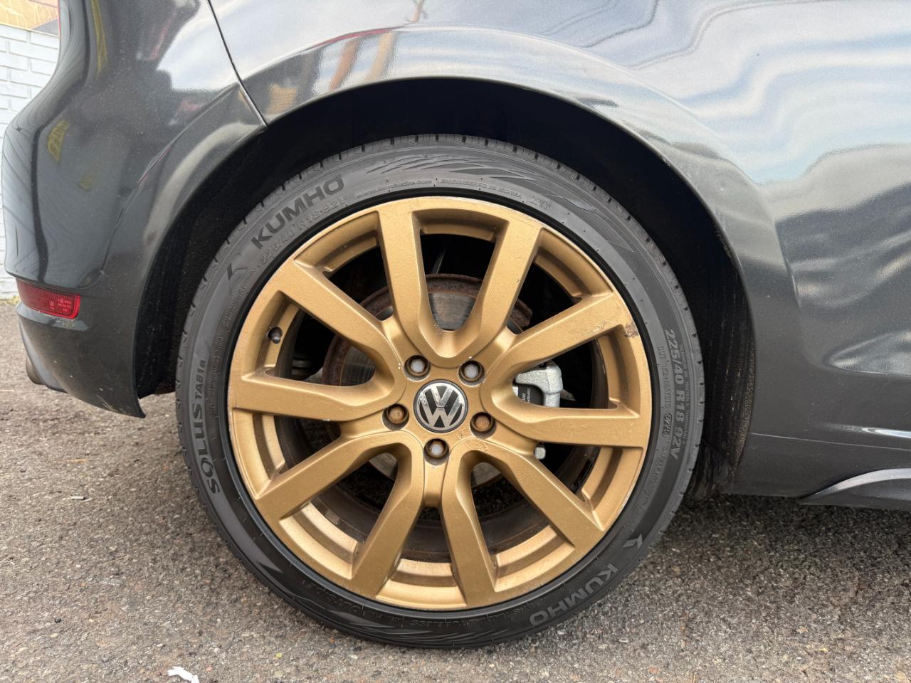 Volkswagen GTI 2-door 2012