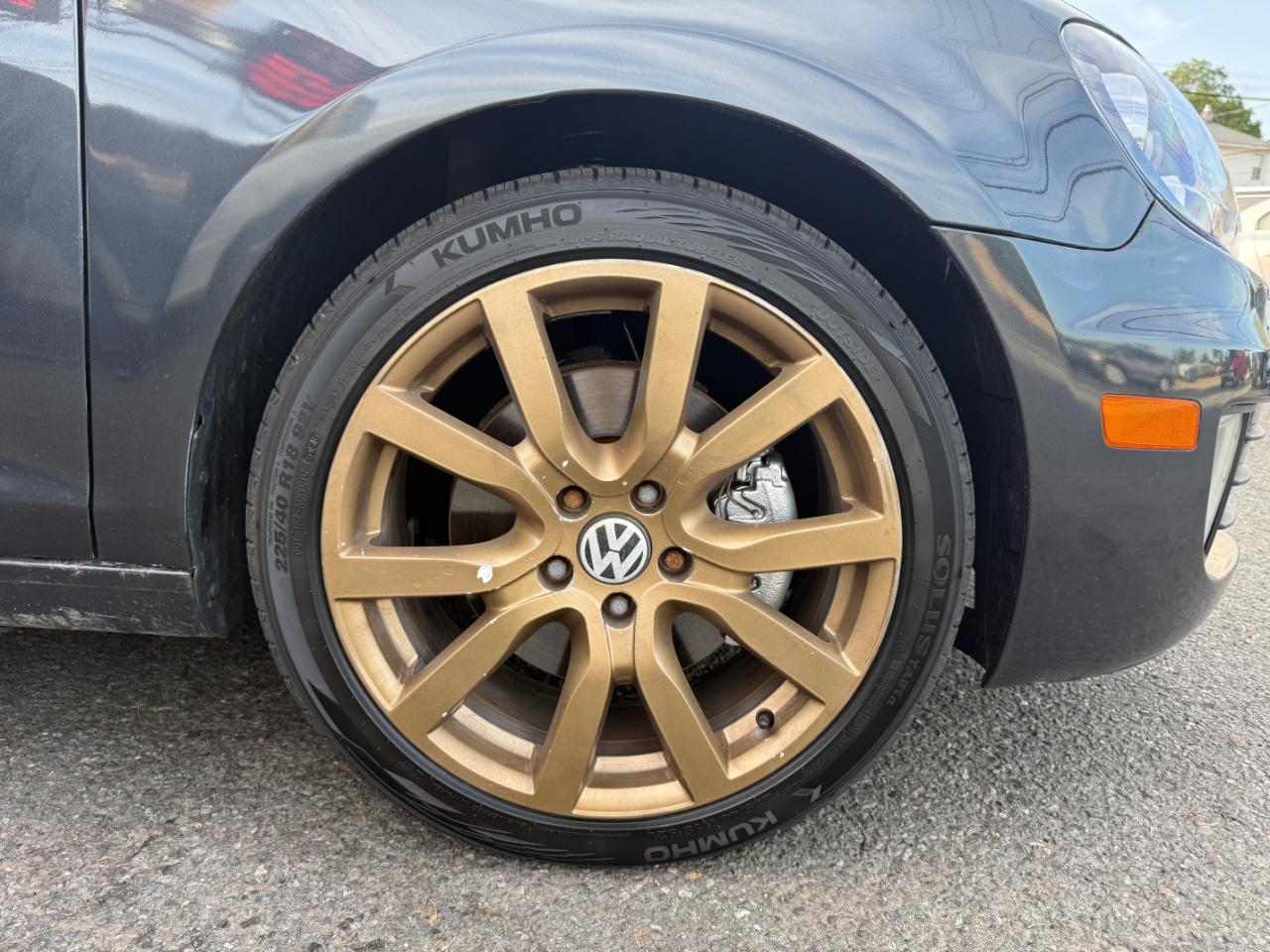 Volkswagen GTI 2-door 2012