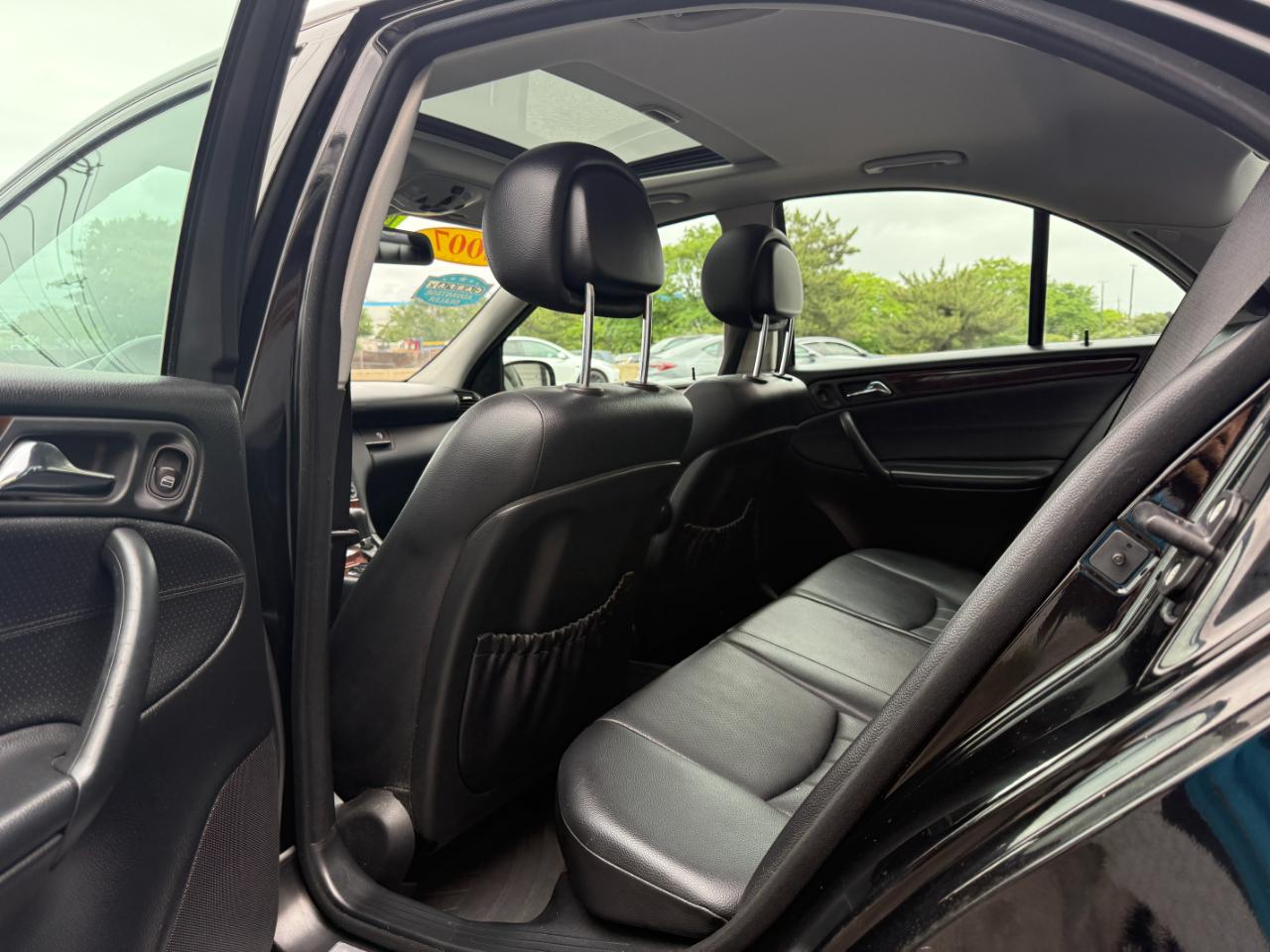 Mercedes-Benz C-Class C350 Luxury Sedan 2007