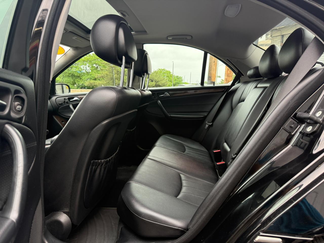 Mercedes-Benz C-Class C350 Luxury Sedan 2007