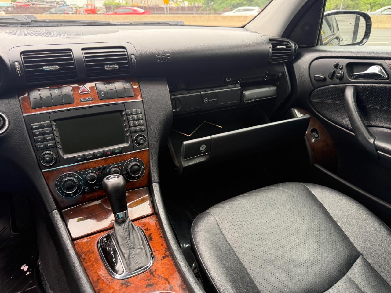 Mercedes-Benz C-Class C350 Luxury Sedan 2007