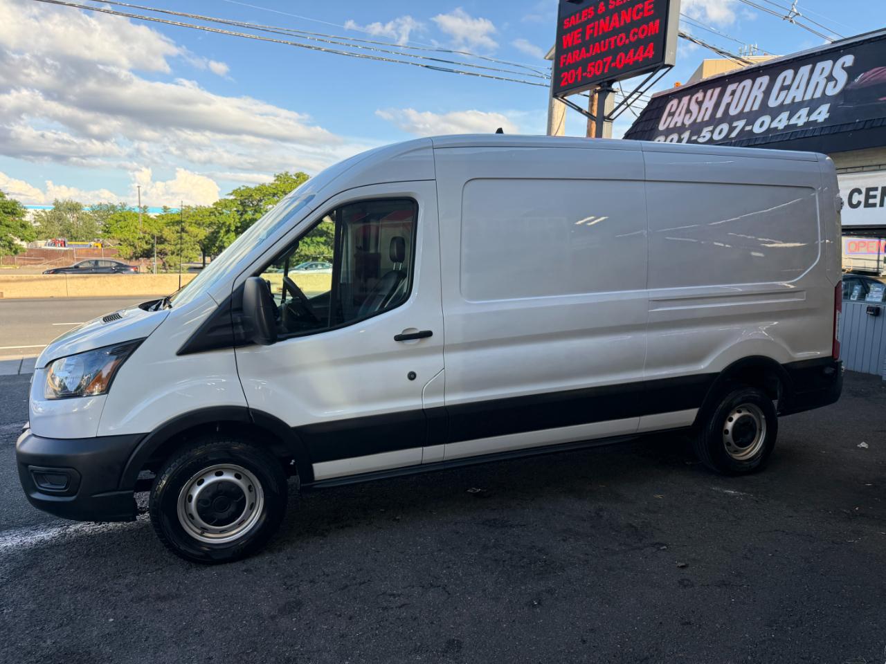 Ford Transit 250 Van Med. Roof w/Sliding Pass. 130-in. WB 2020