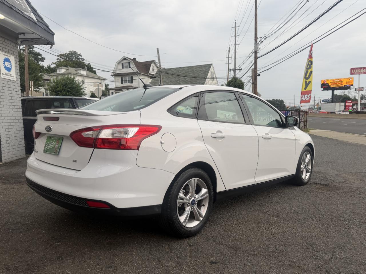Ford Focus SE Sedan 2012
