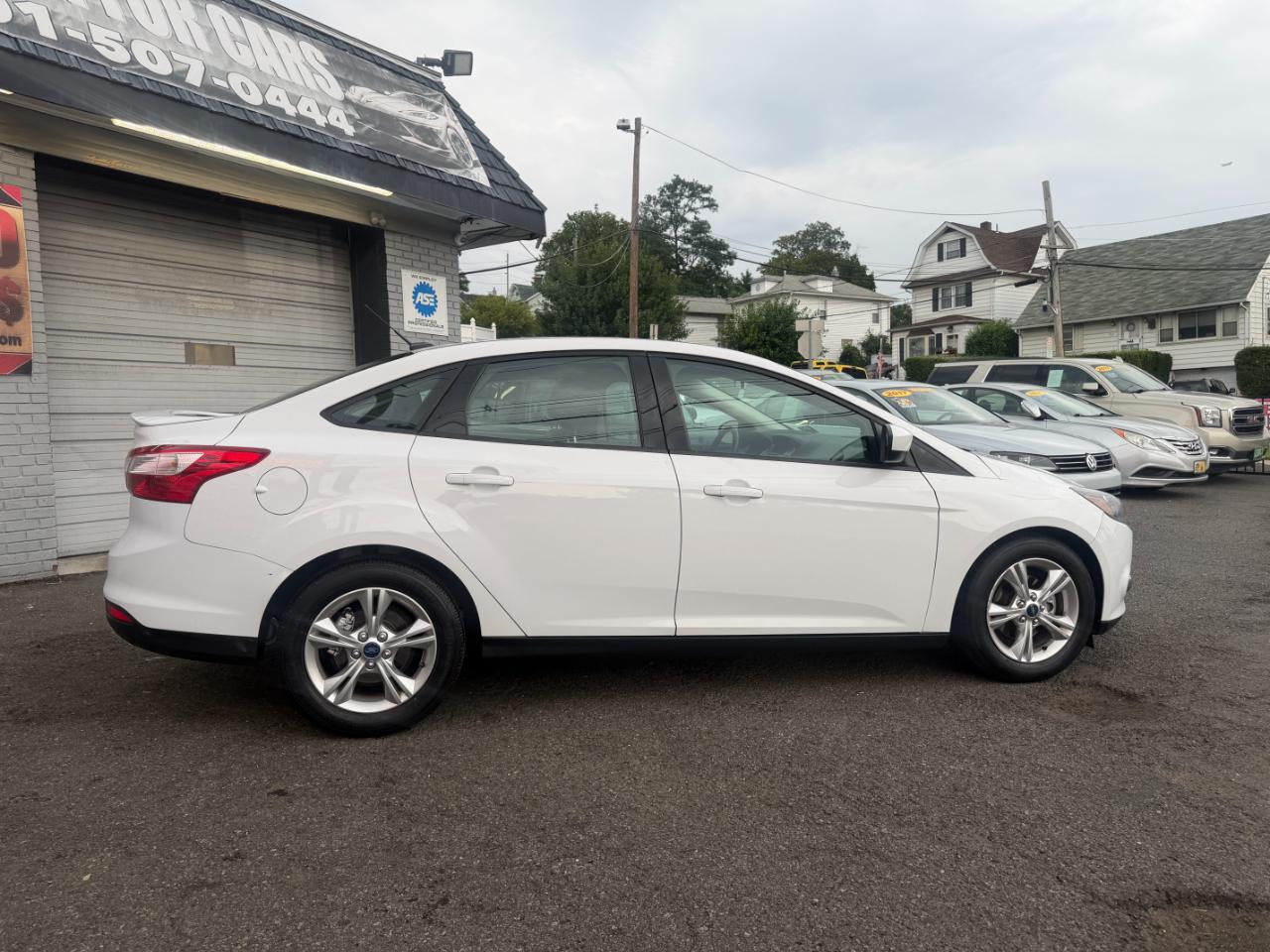 Ford Focus SE Sedan 2012