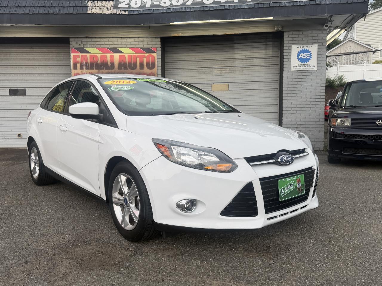 Ford Focus SE Sedan 2012