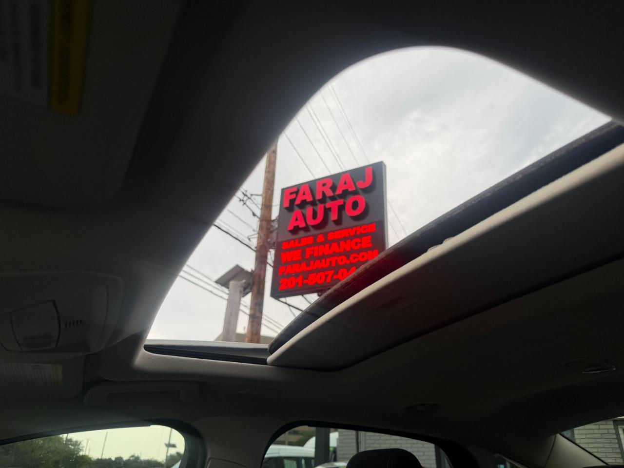 Ford Focus SE Sedan 2012