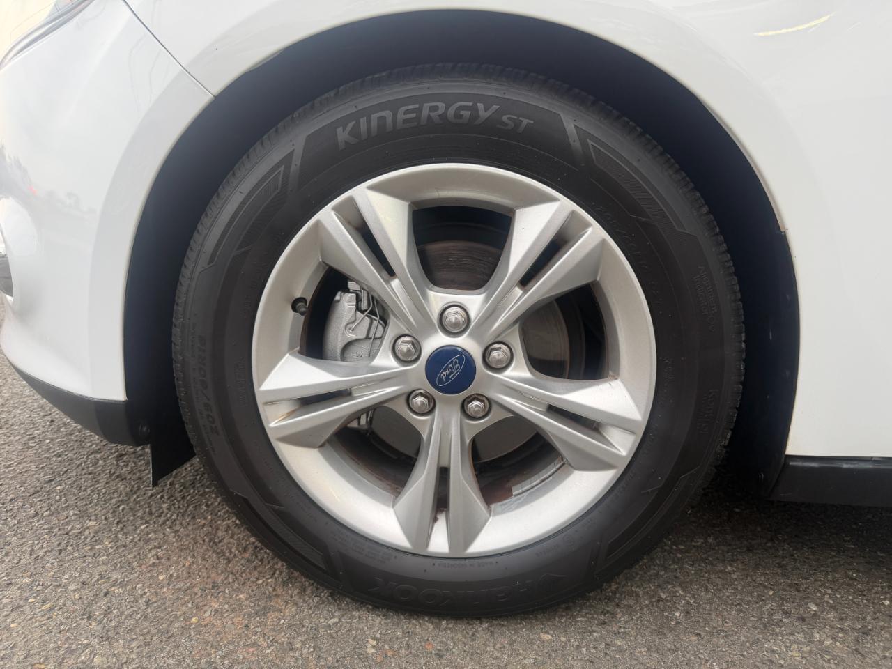 Ford Focus SE Sedan 2012