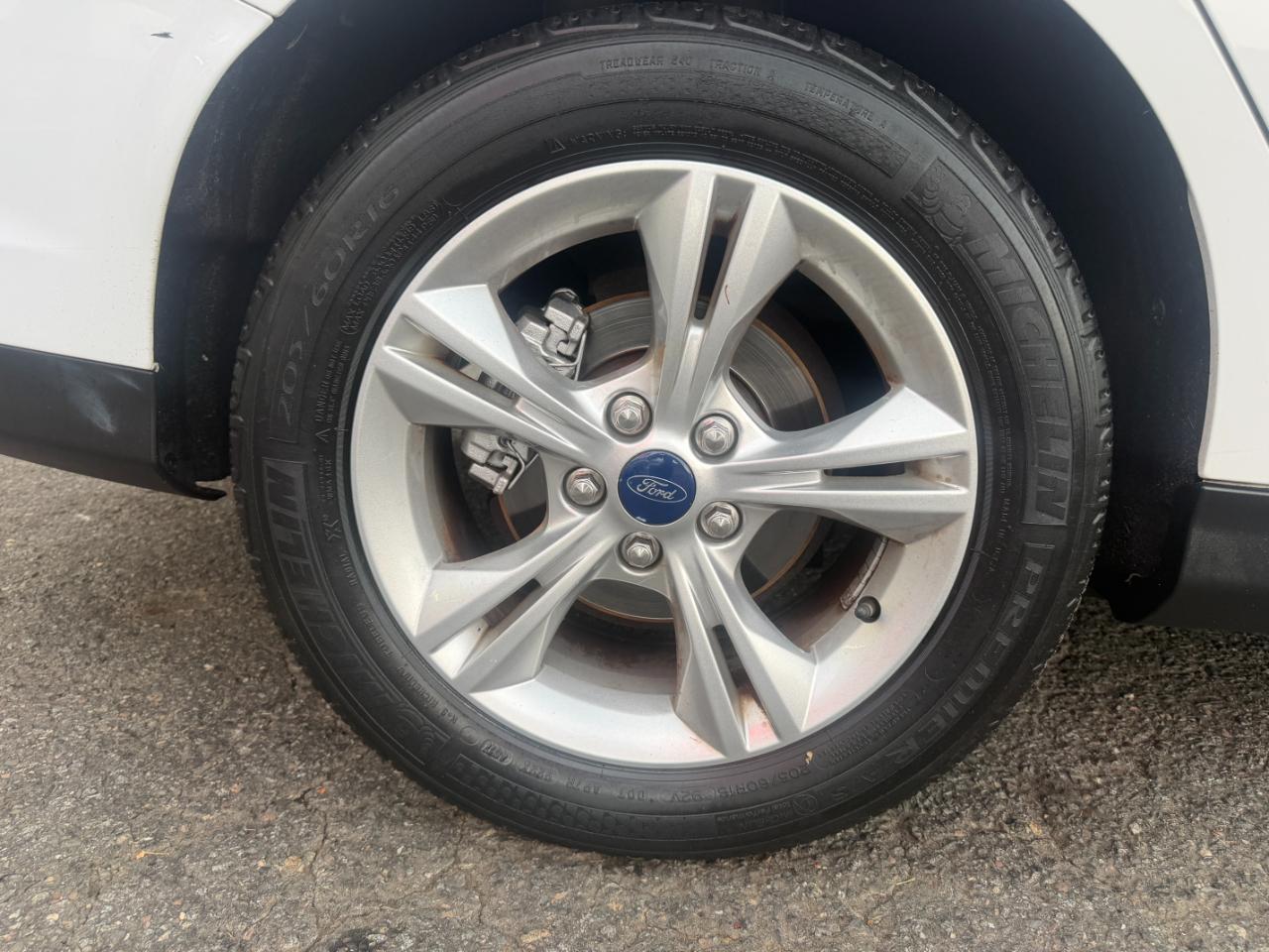Ford Focus SE Sedan 2012
