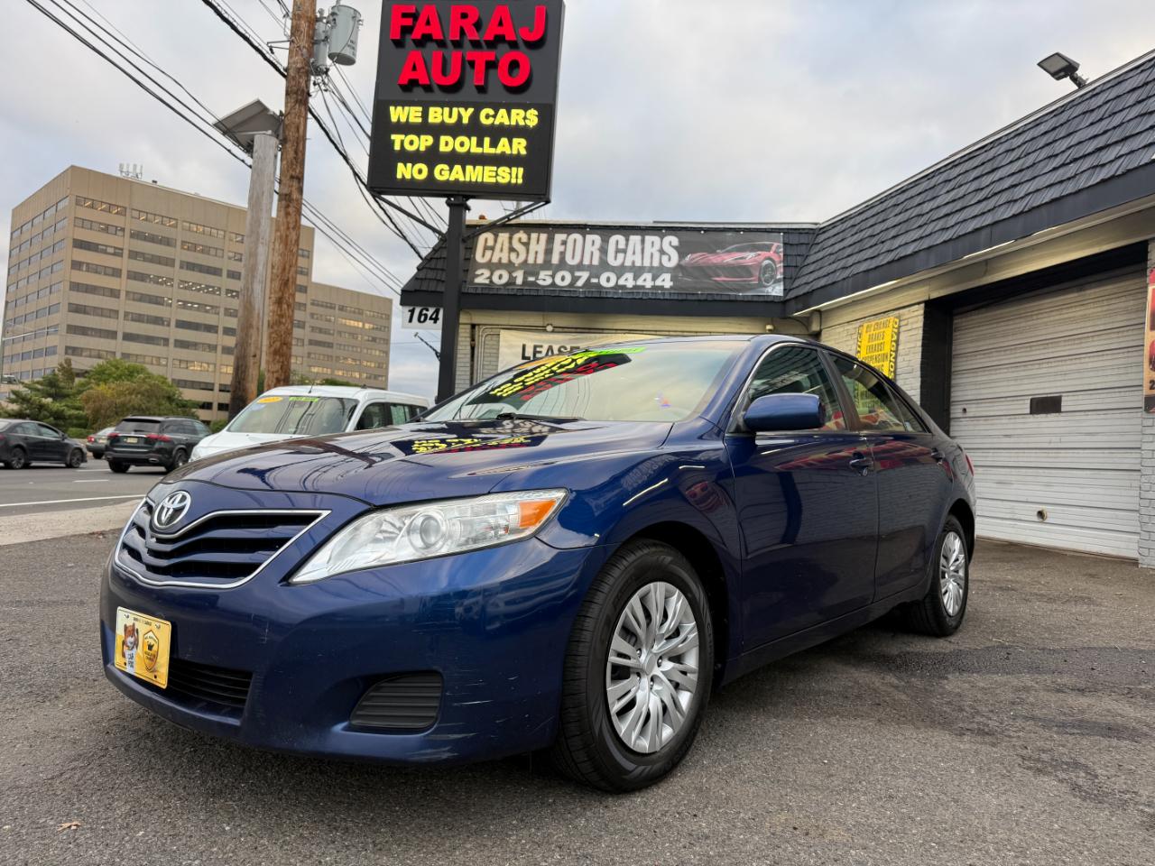 Toyota Camry LE 6-Spd AT 2010