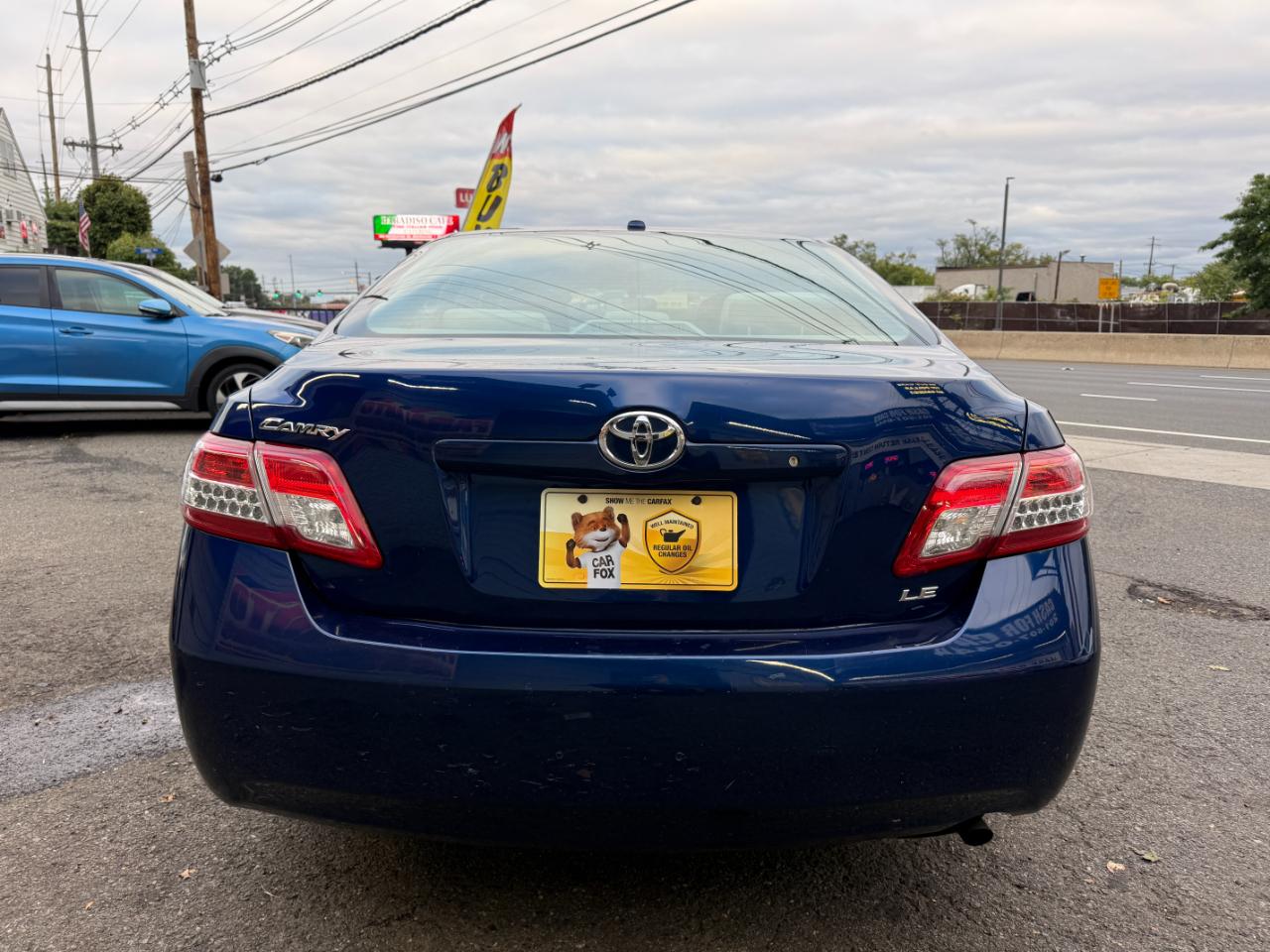 Toyota Camry LE 6-Spd AT 2010