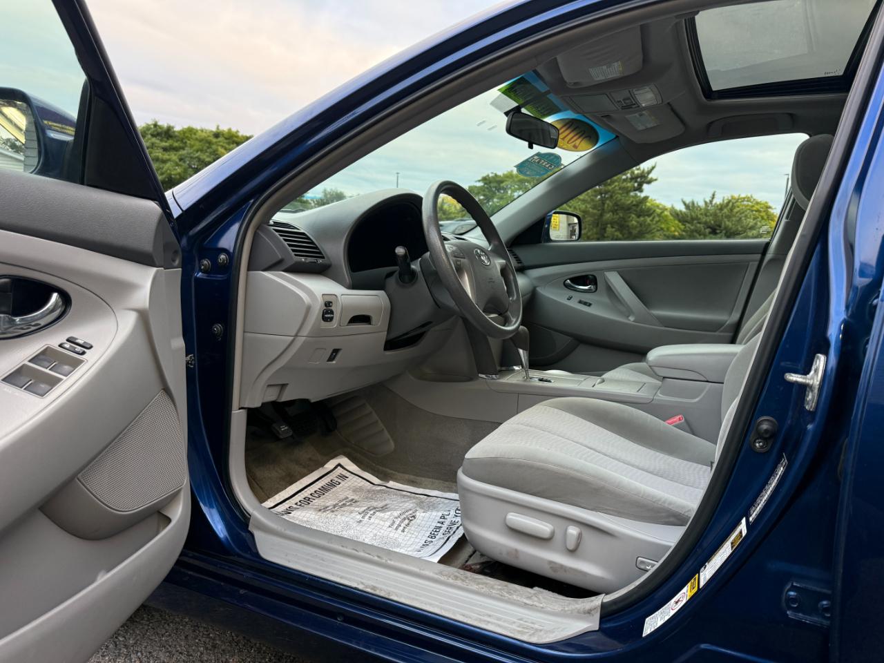 Toyota Camry LE 6-Spd AT 2010