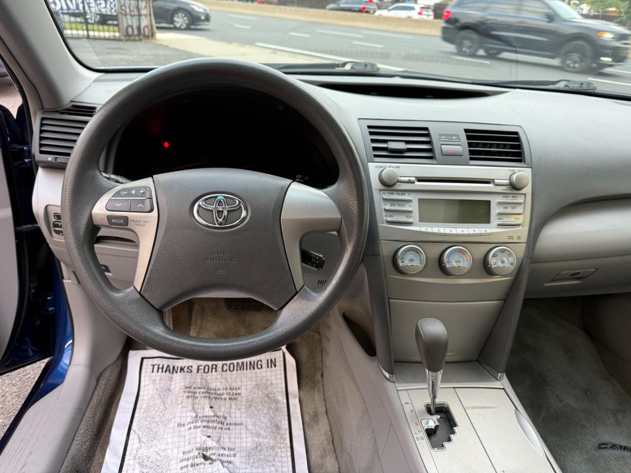 Toyota Camry LE 6-Spd AT 2010