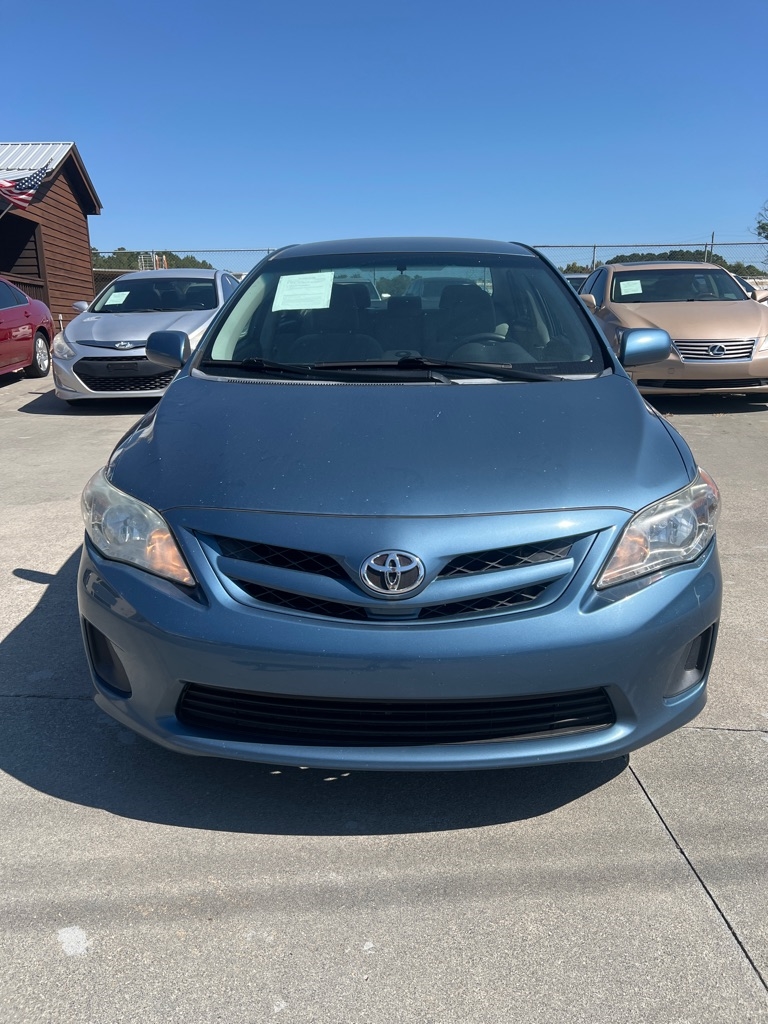 Toyota Corolla L 5-Speed MT 2013