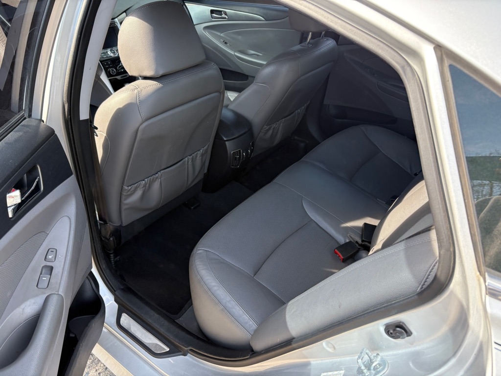 Hyundai Sonata Hybrid Sedan 2013