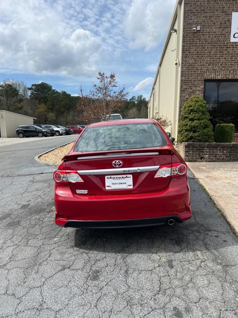 Toyota Corolla L 5-Speed MT 2012