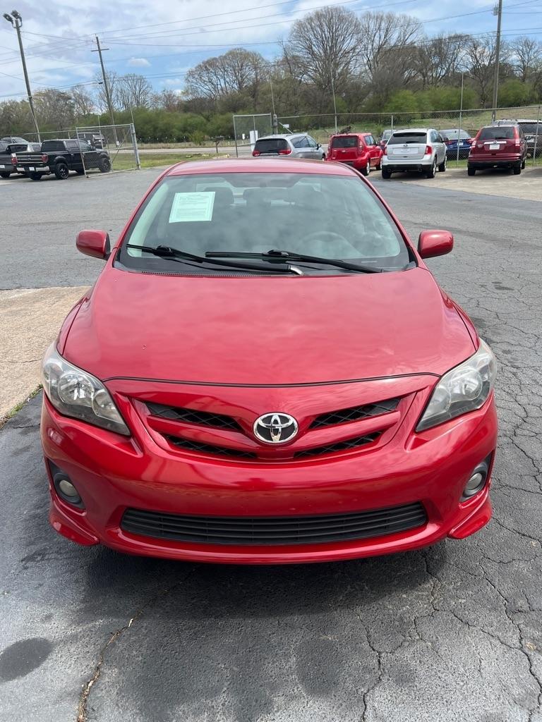 Toyota Corolla L 5-Speed MT 2012