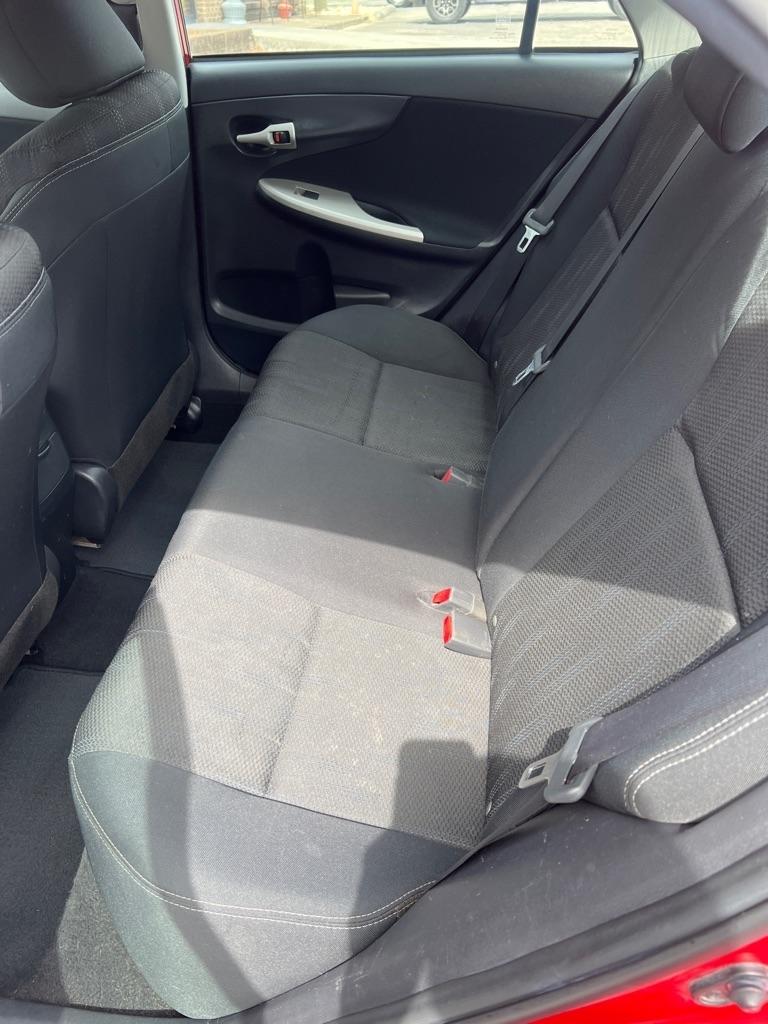 Toyota Corolla L 5-Speed MT 2012