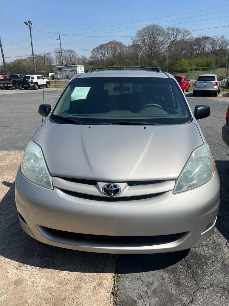 Toyota Sienna LE 7-Passenger 2006