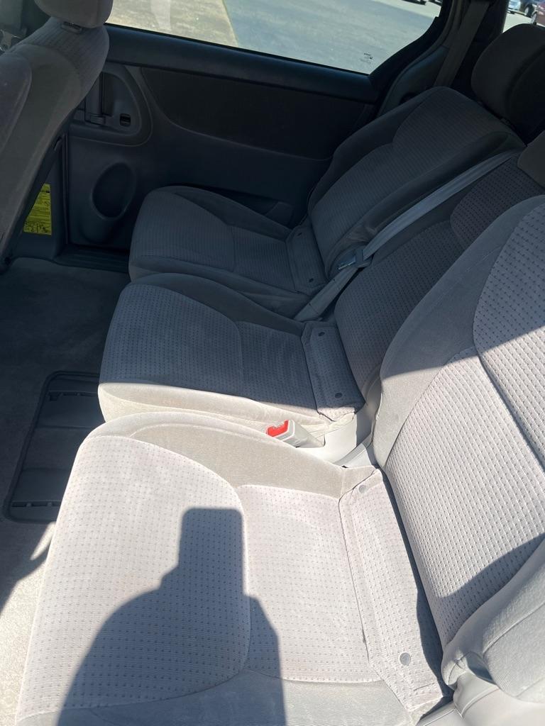 Toyota Sienna LE 7-Passenger 2006